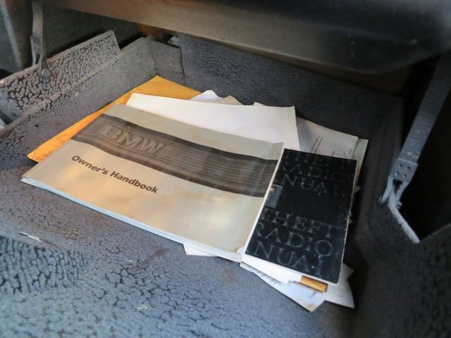 Used 1988 BMW 325i Convertible image 31