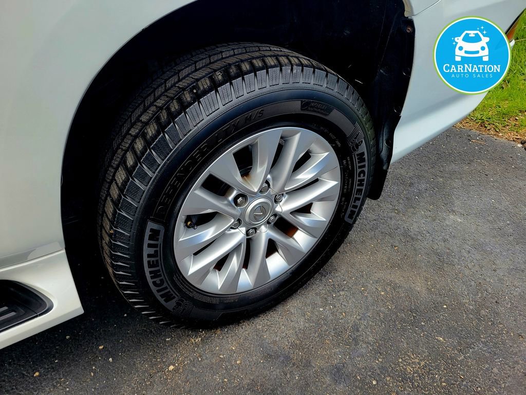 Used 2018 Lexus GX 460 Premium w/ Premium Package image 21