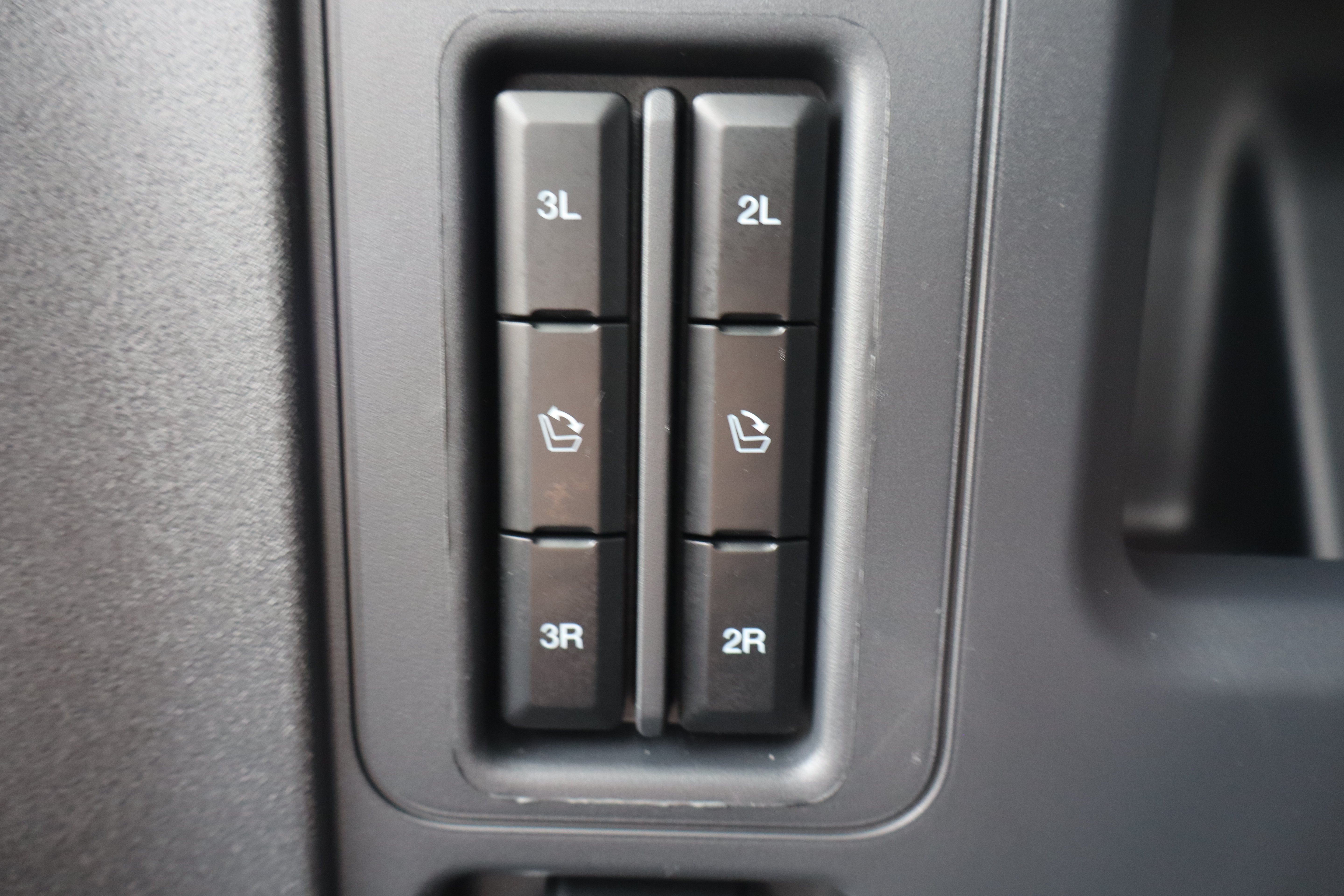 Used 2025 Ford Expedition Tremor AWD/4WD image 36