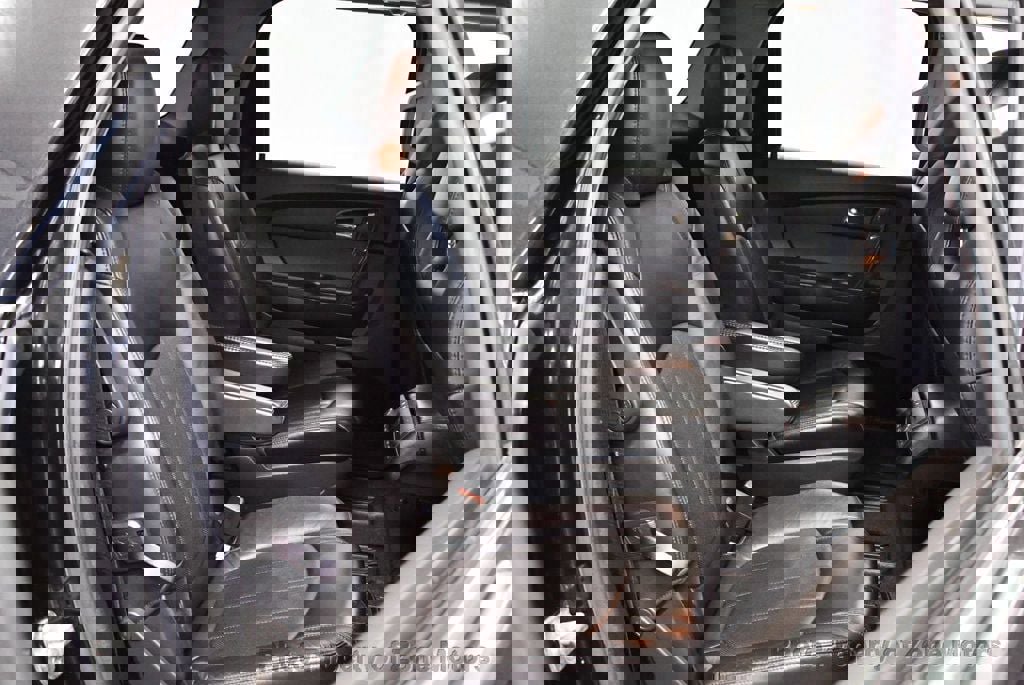 Used 2011 GMC Acadia Denali image 16