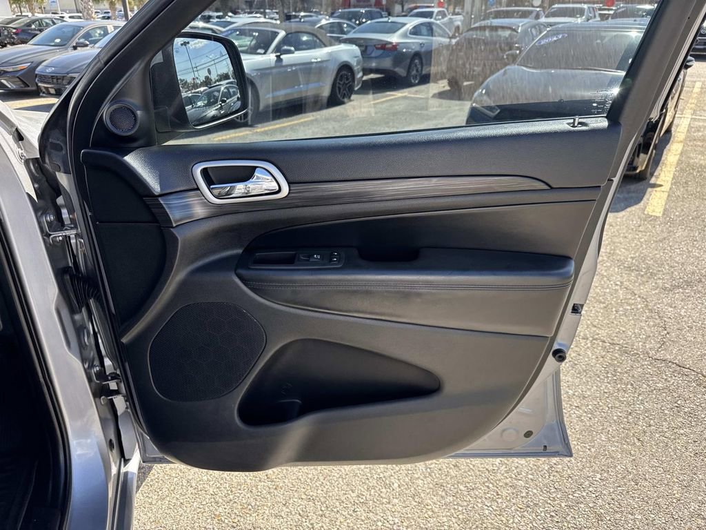 Used 2020 Jeep Grand Cherokee Altitude image 14