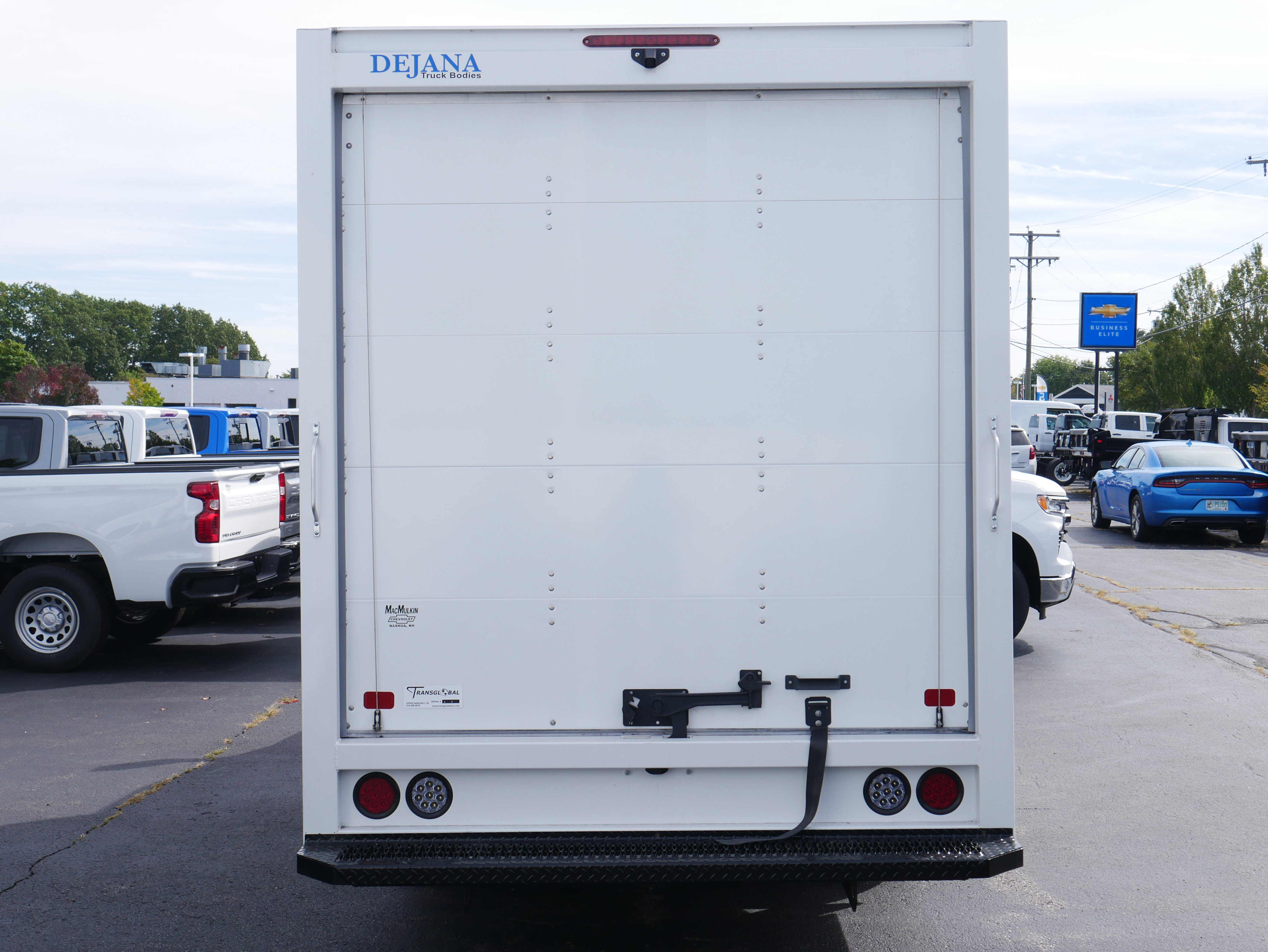 New 2025 Chevrolet Express 3500 w/ Power Convenience Package image 7