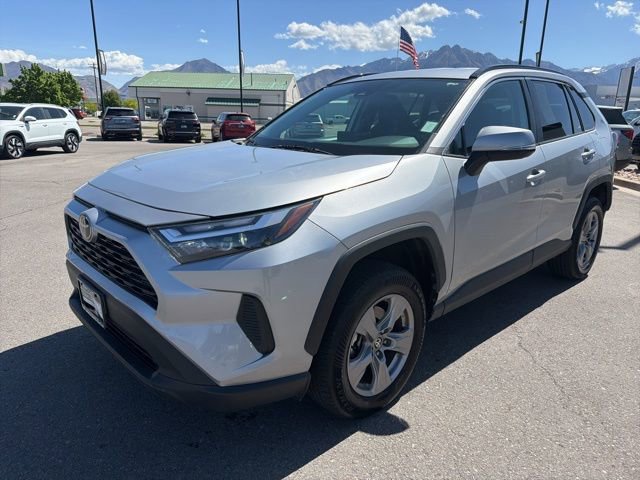 Used 2024 Toyota RAV4 XLE AWD/4WD image 3