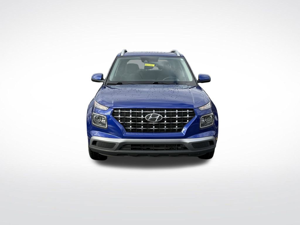 Used 2022 Hyundai Venue SEL image 2
