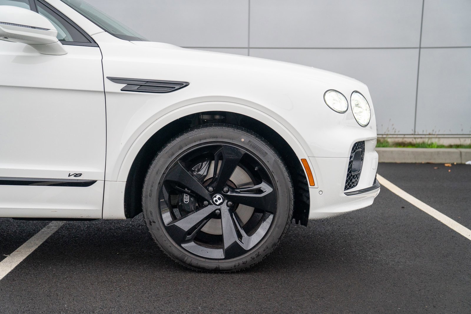 Used 2022 Bentley Bentayga image 9