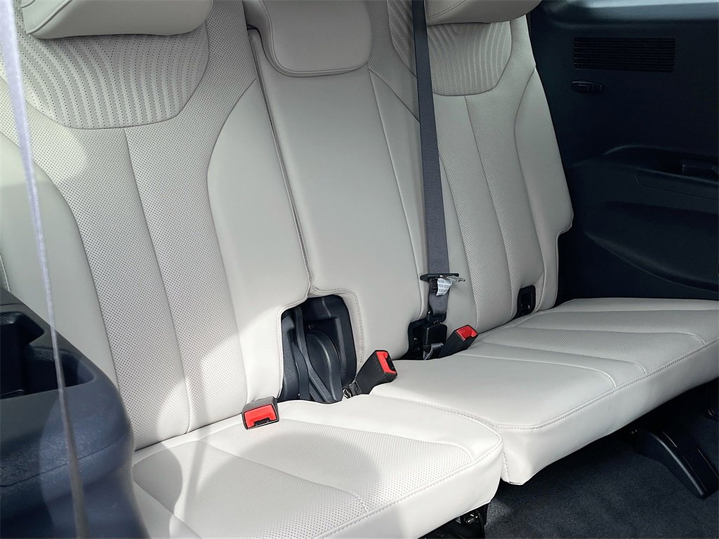 Used 2025 Hyundai Palisade Calligraphy image 29