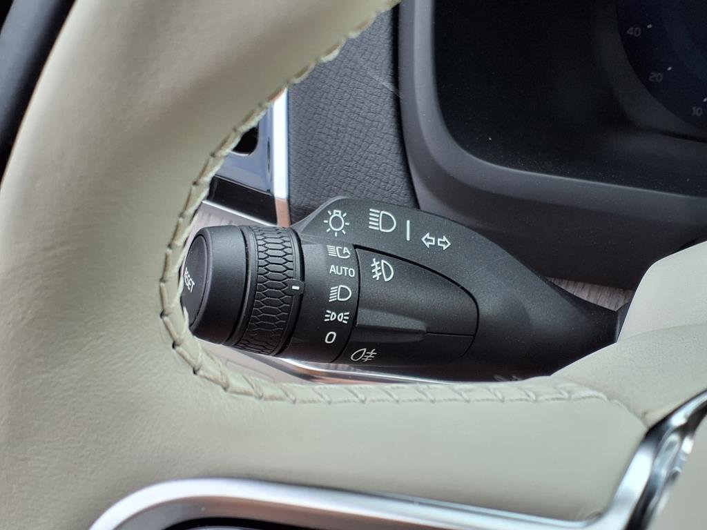 Certified 2023 Volvo XC90 T8 Plus w/ Protection Package image 20