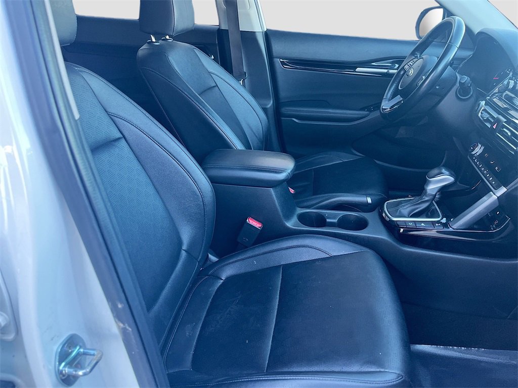 Used 2021 Kia Seltos EX image 28