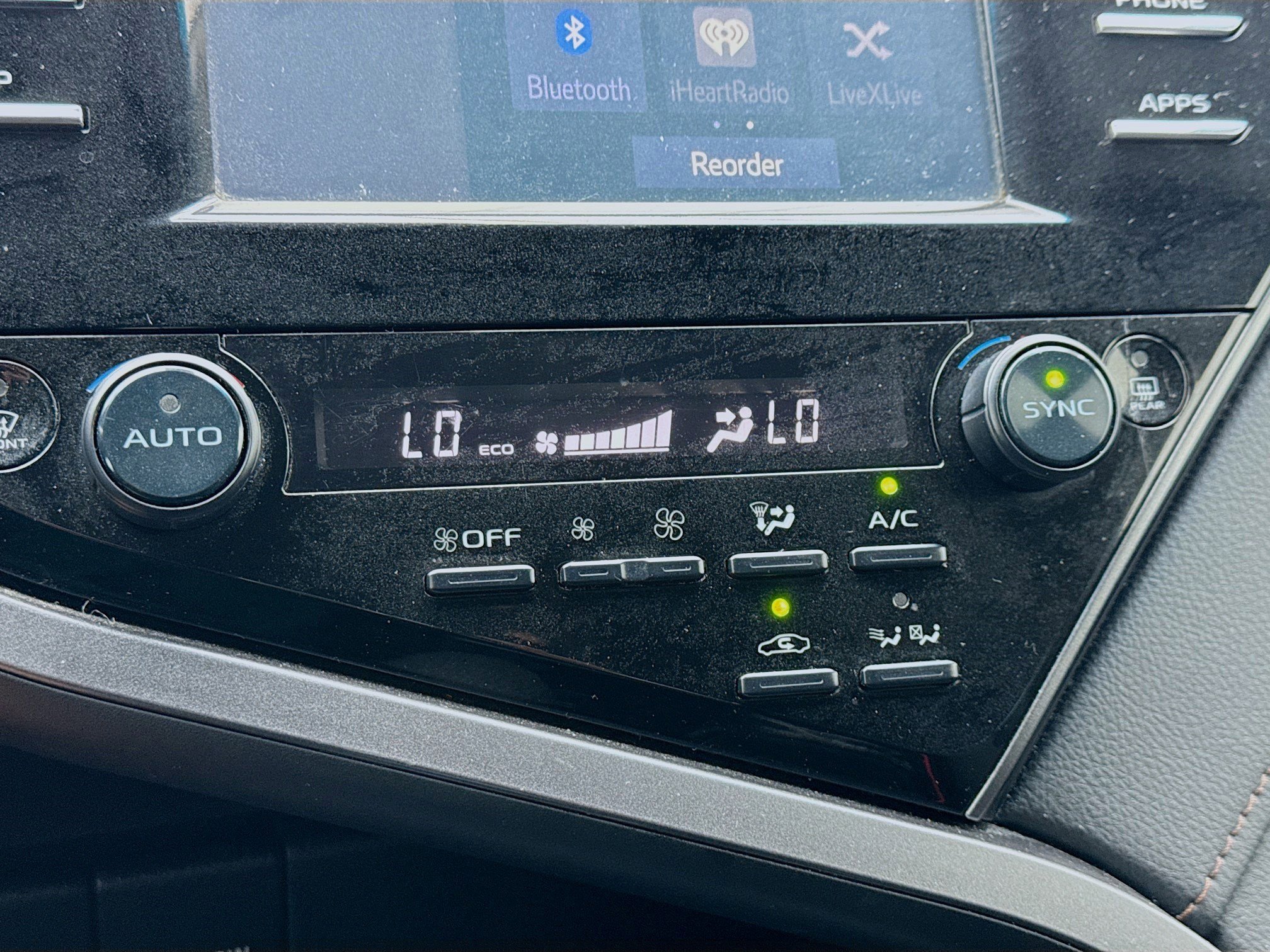 Used 2019 Toyota Camry LE FWD image 12