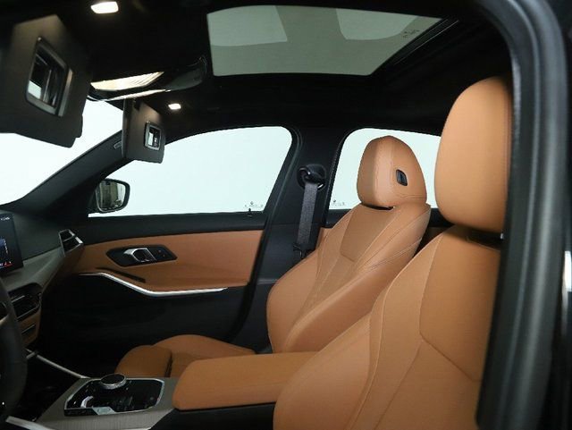 Used 2025 BMW 330i xDrive Sedan AWD/4WD image 24