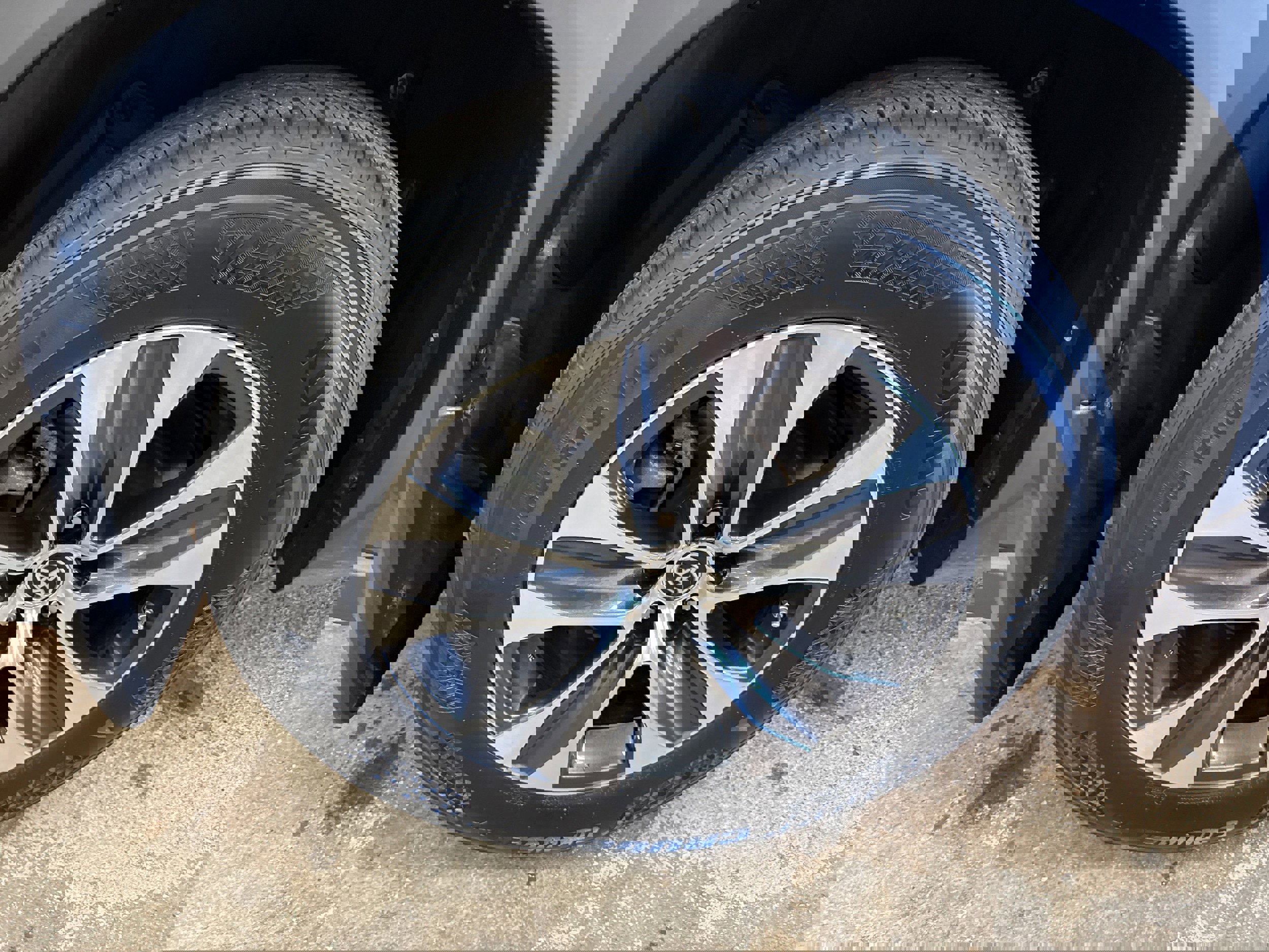 Used 2022 Toyota Highlander XLE image 13