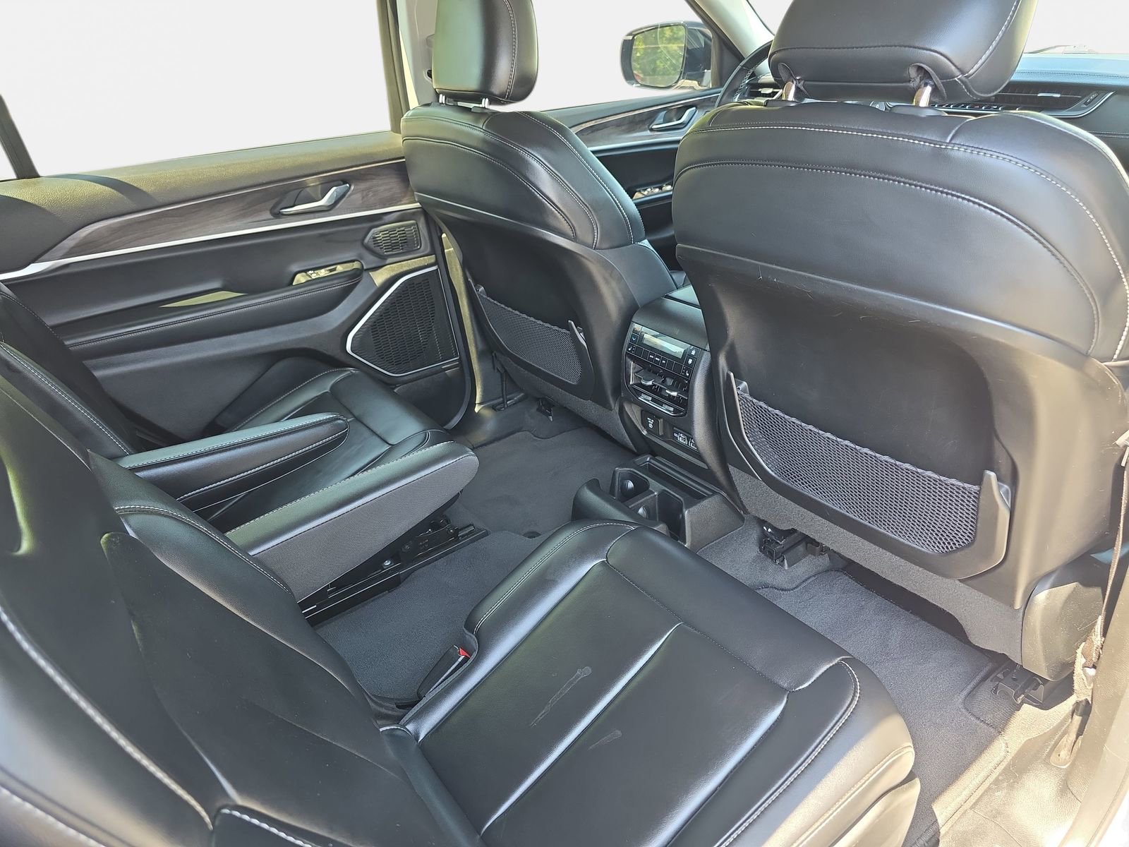 Used 2021 Jeep Grand Cherokee L Limited AWD/4WD image 11