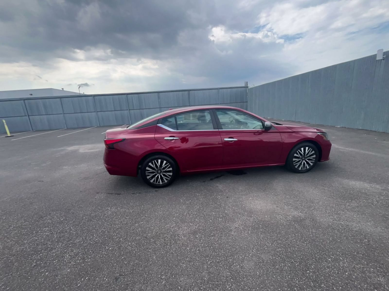 Used 2025 Nissan Altima 2.5 SV FWD image 15