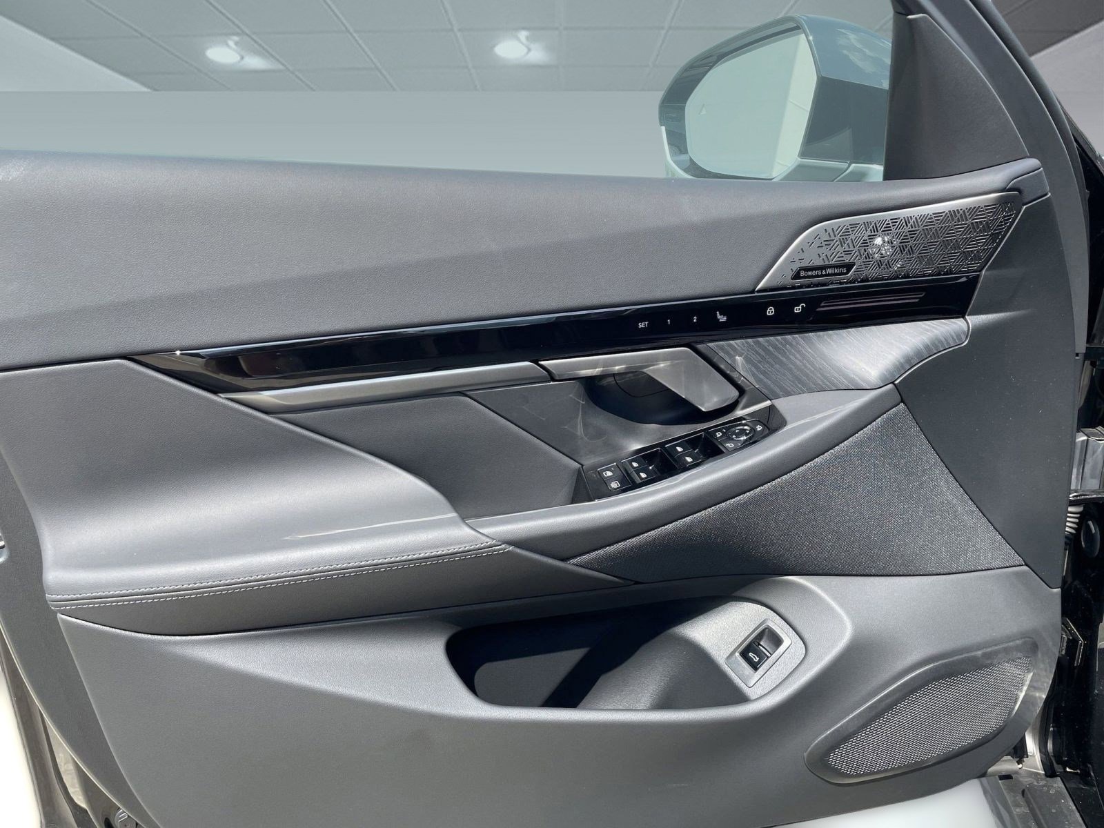 Used 2026 BMW 530i w/ Executive Package image 12