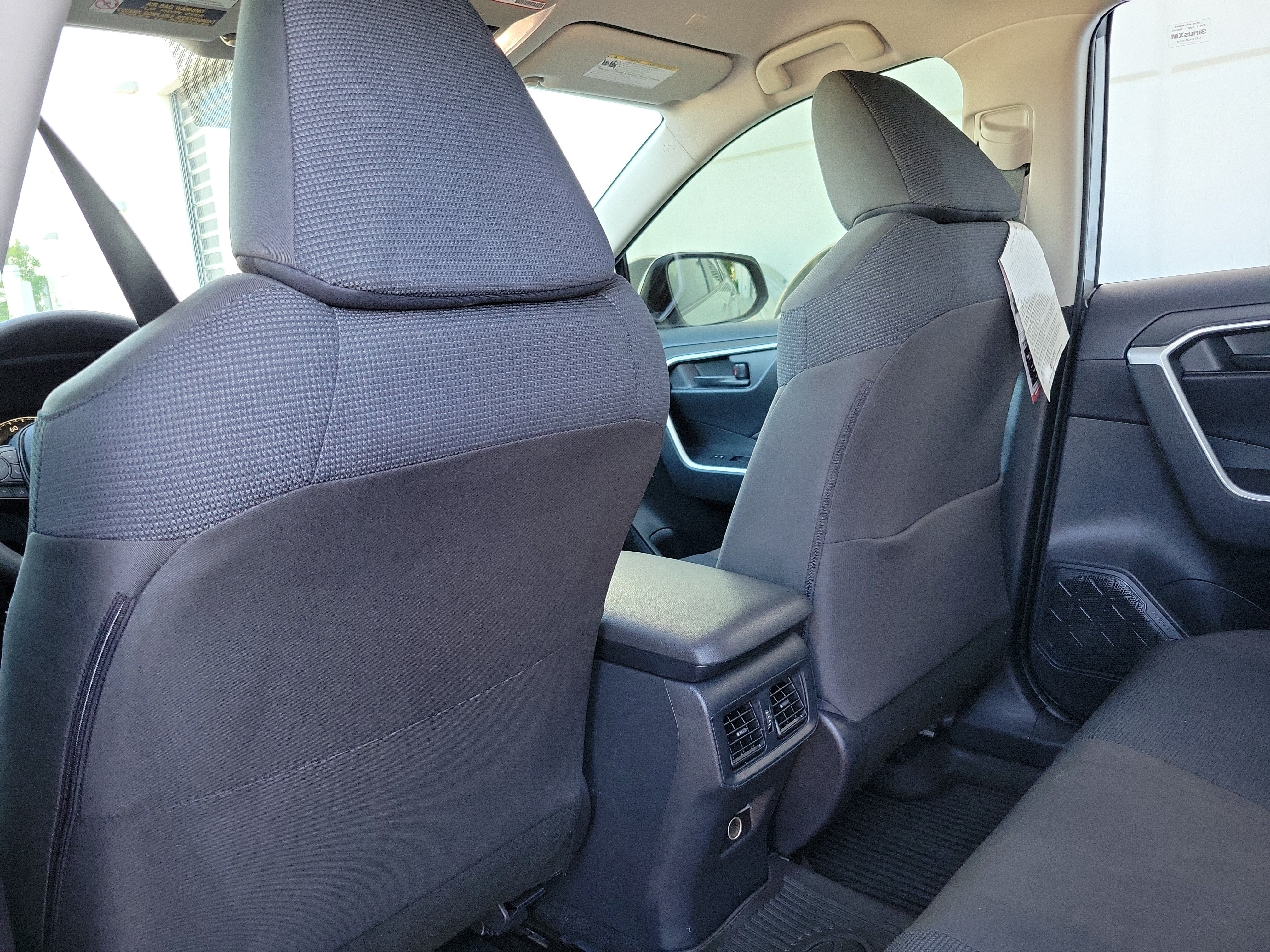 Used 2025 Toyota RAV4 LE AWD/4WD image 15