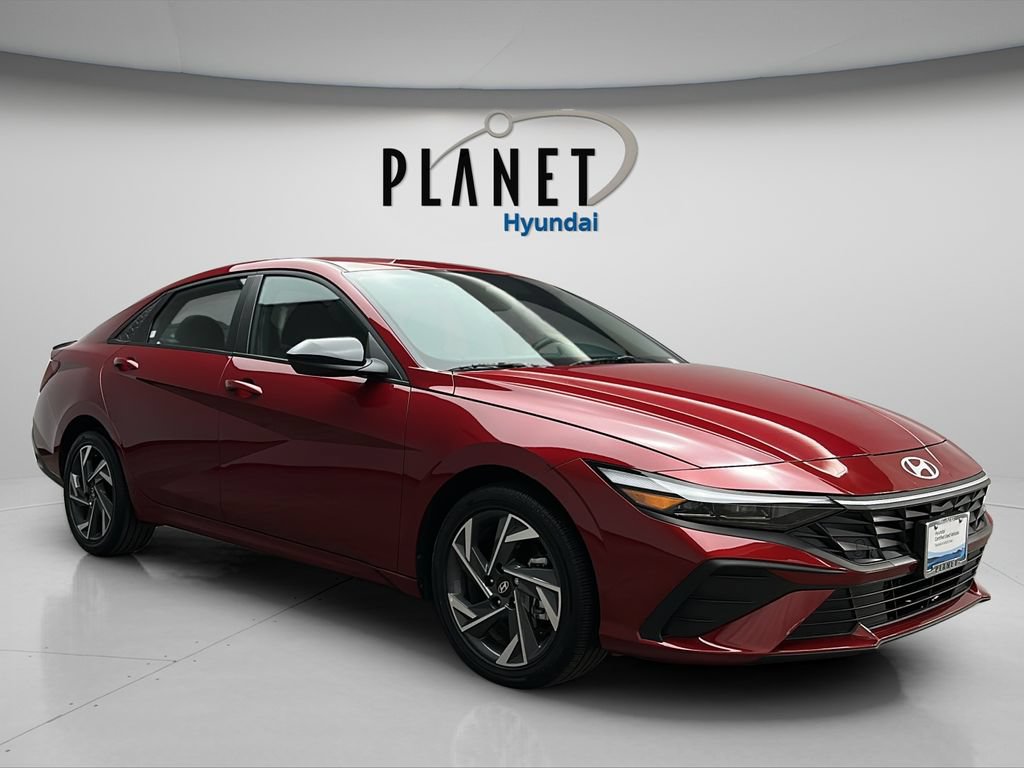 Certified 2025 Hyundai Elantra SEL FWD image 1