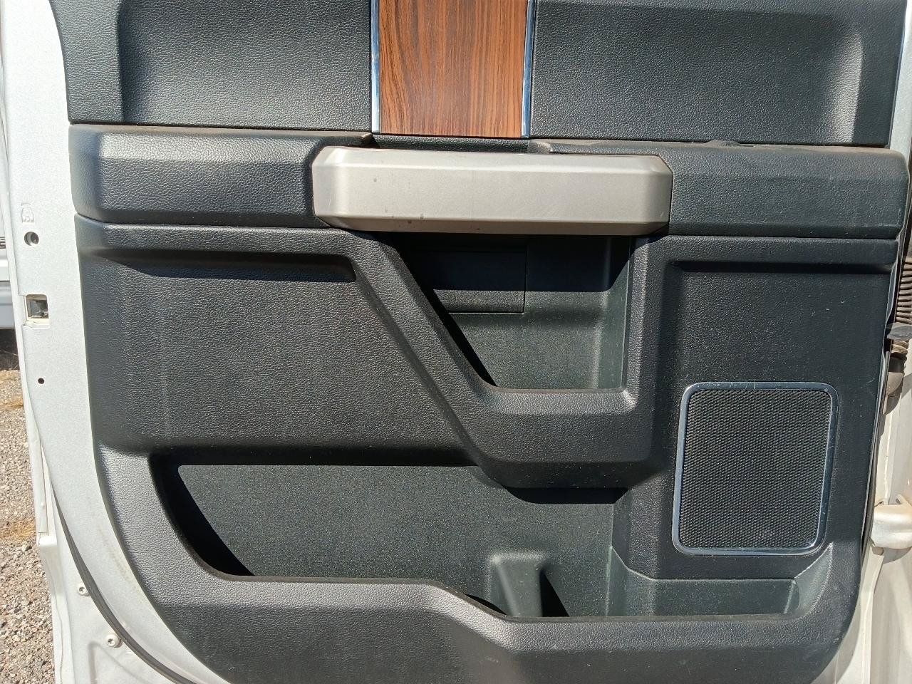 Used 2015 Ford F150 Lariat RWD image 22