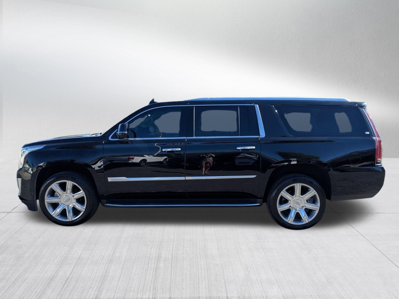 Used 2020 Cadillac Escalade ESV Luxury AWD/4WD image 3