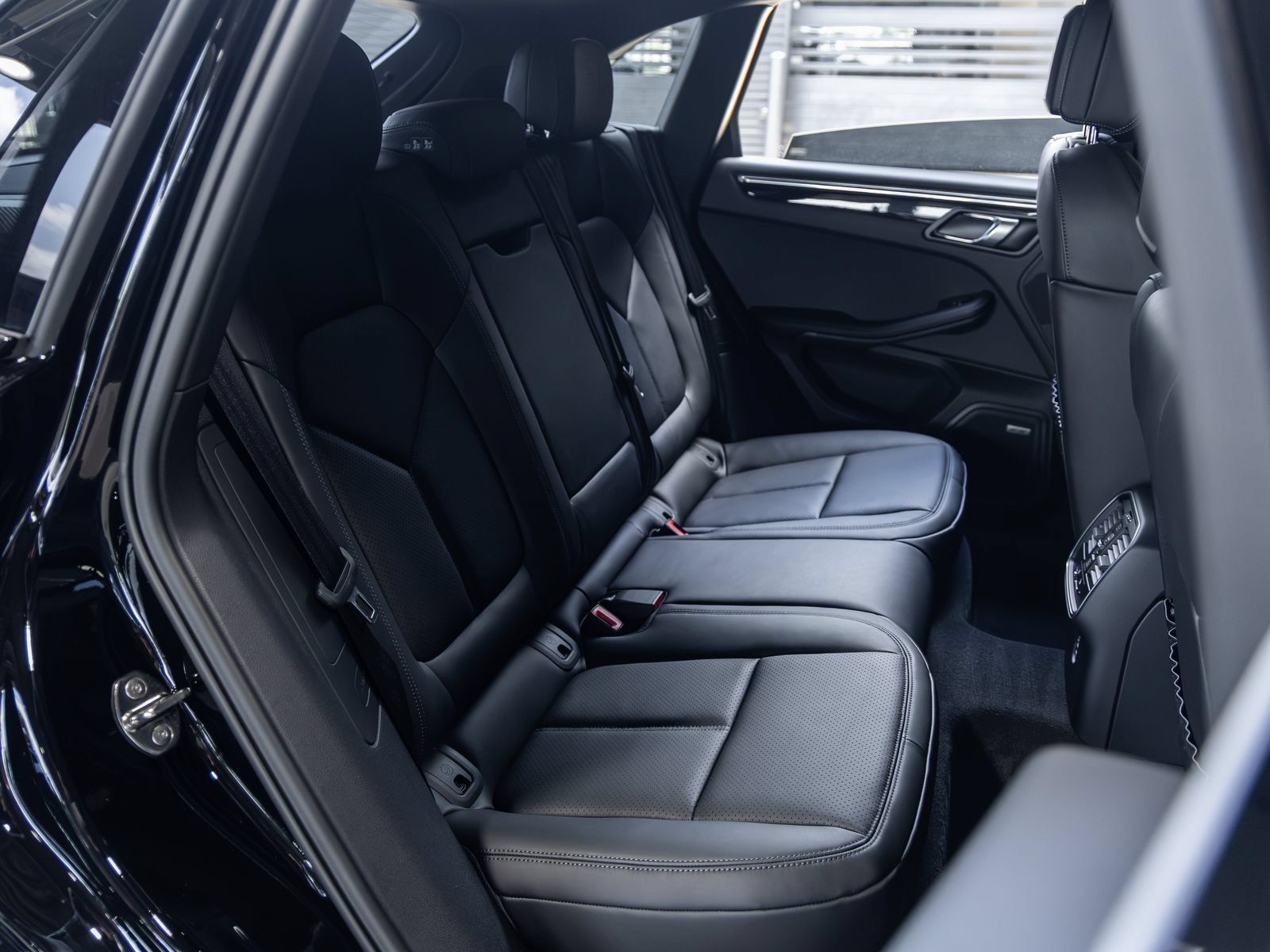 New 2026 Porsche Macan S AWD/4WD image 36