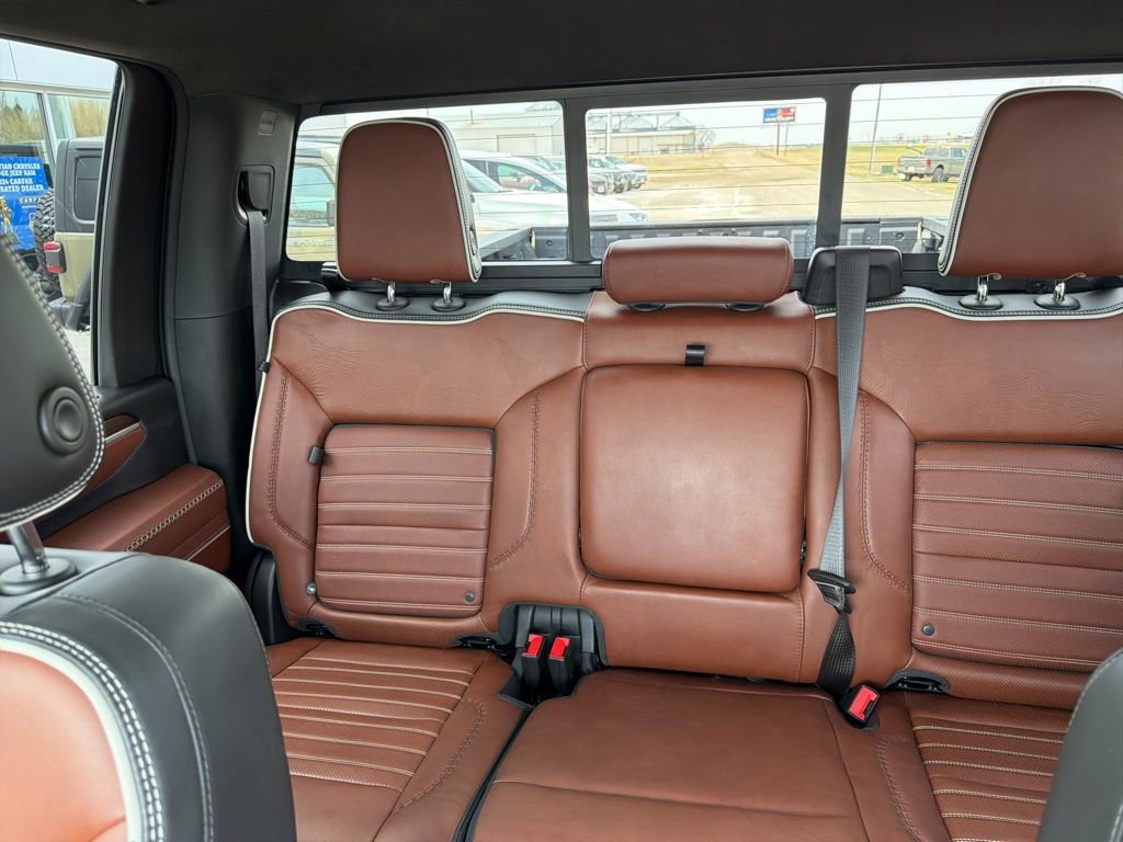 Used 2024 GMC Sierra 2500 Denali Ultimate w/ Snow Plow Prep/Camper Package AWD/4WD image 25