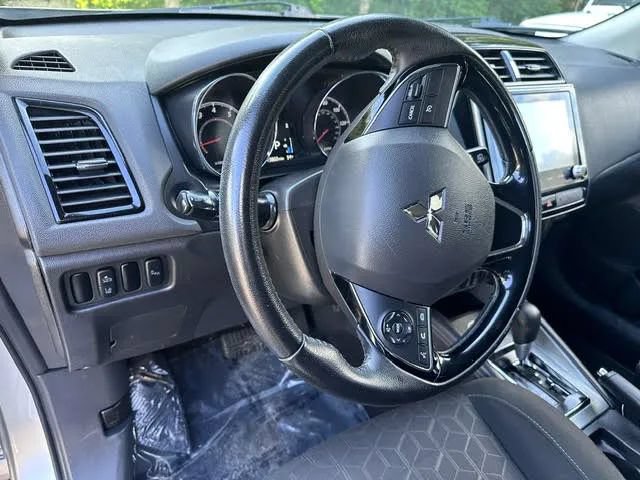 Used 2020 Mitsubishi Outlander Sport SE AWD/4WD image 9