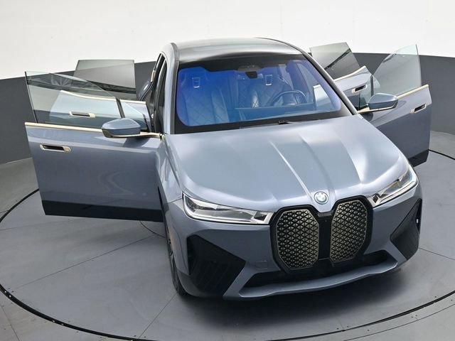Used 2023 BMW iX xDrive50 w/ Premium Package AWD/4WD image 45