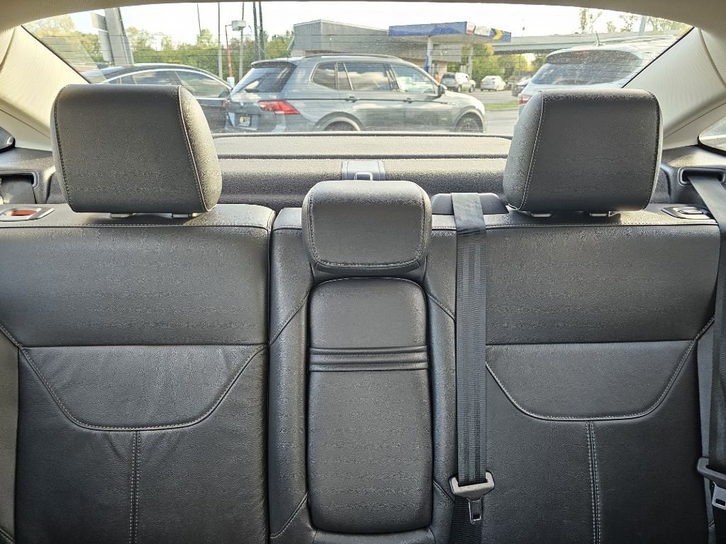 Used 2016 Ford Focus SE w/ Equipment Group 201A image 24