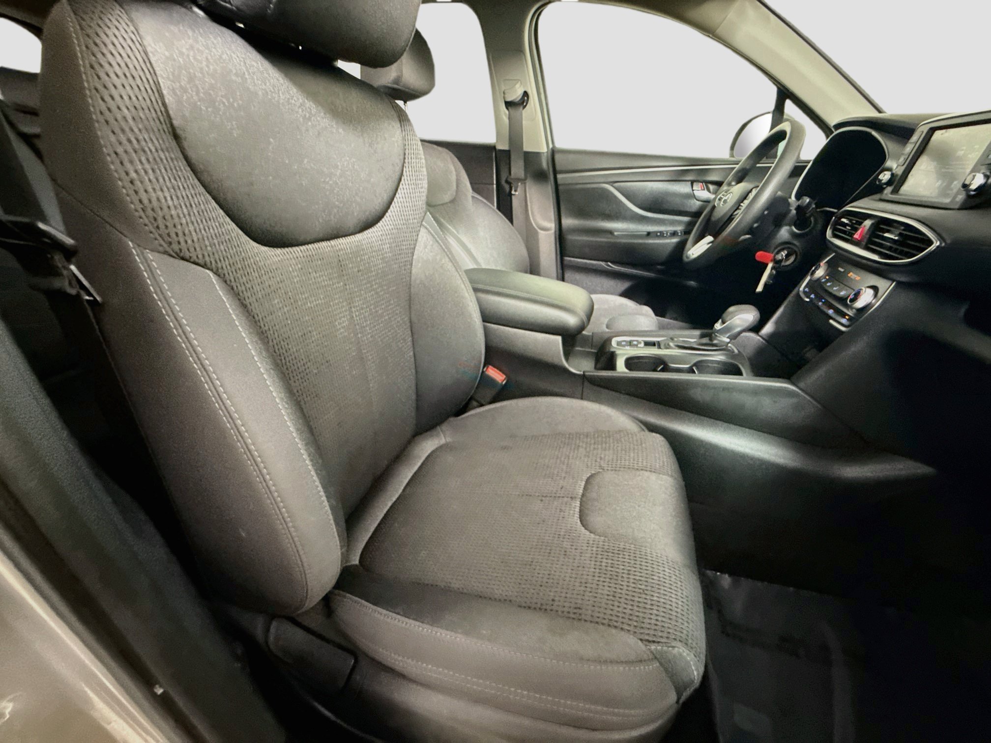 Used 2020 Hyundai Santa Fe SE AWD/4WD image 29