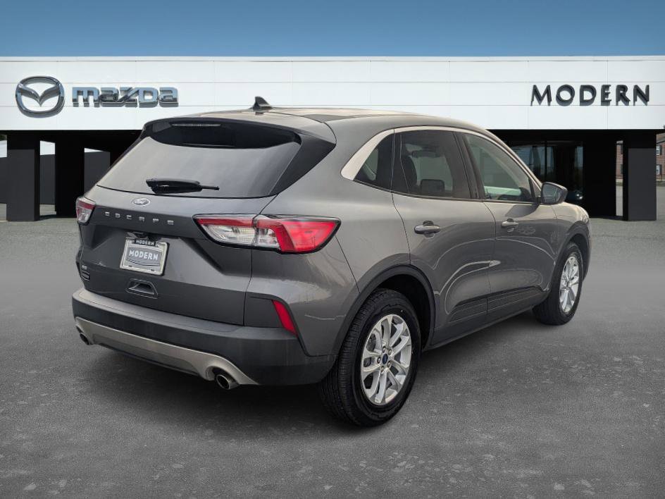Used 2022 Ford Escape SE image 5