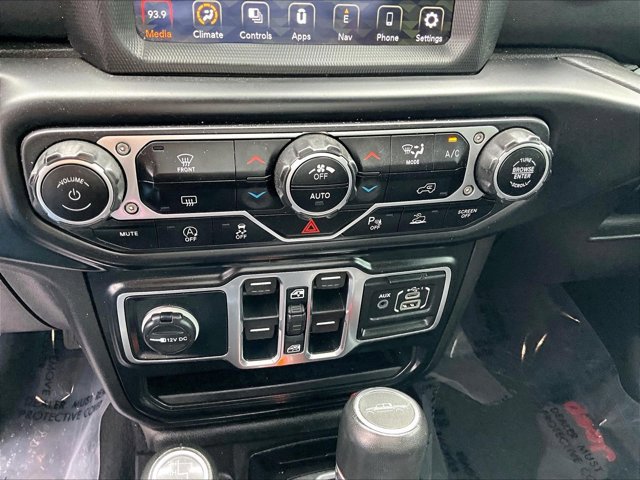 Used 2022 Jeep Gladiator Overland w/ Popular Equipment Package AWD/4WD image 23