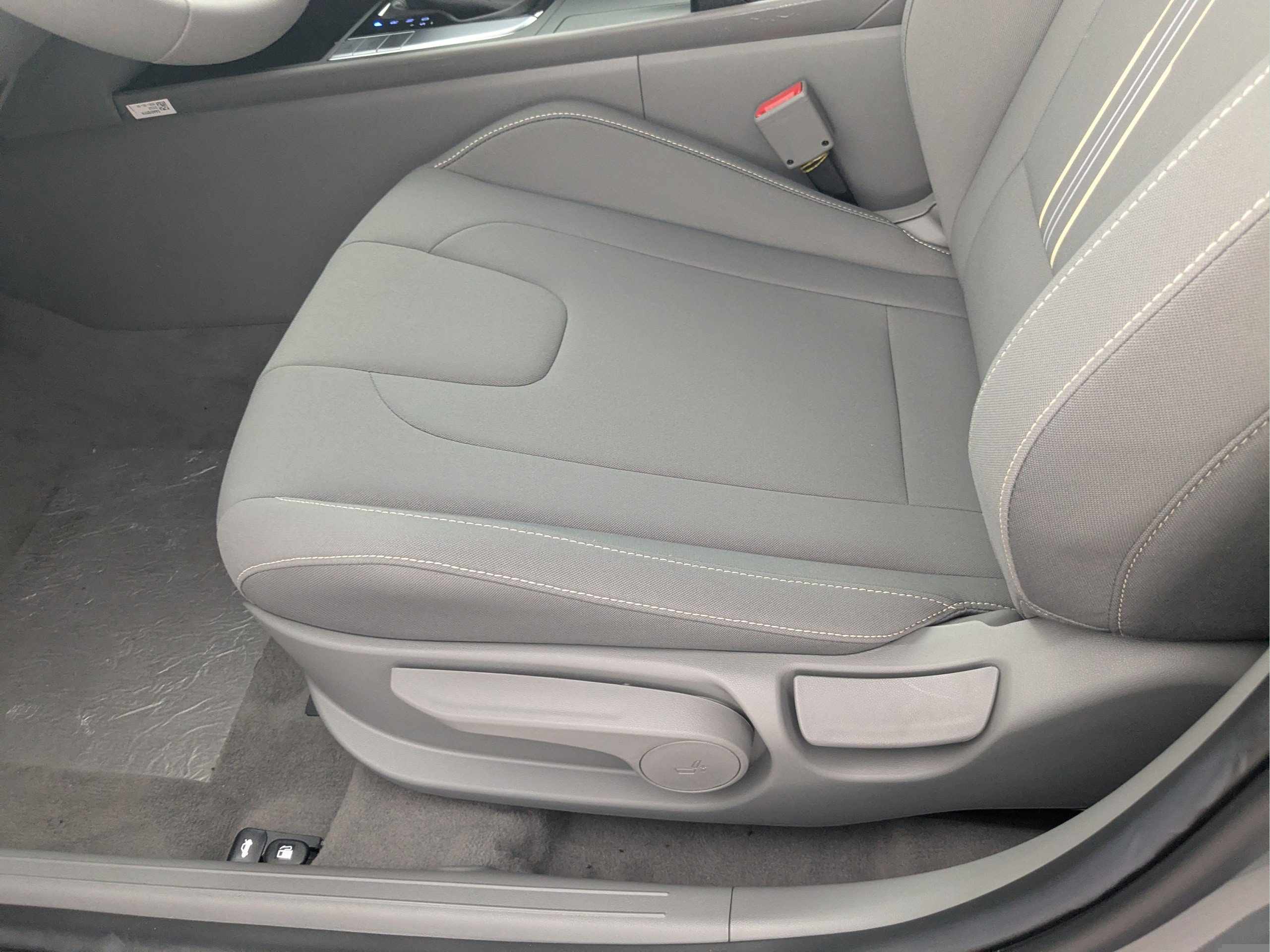 New 2026 Hyundai Elantra Sport FWD image 21