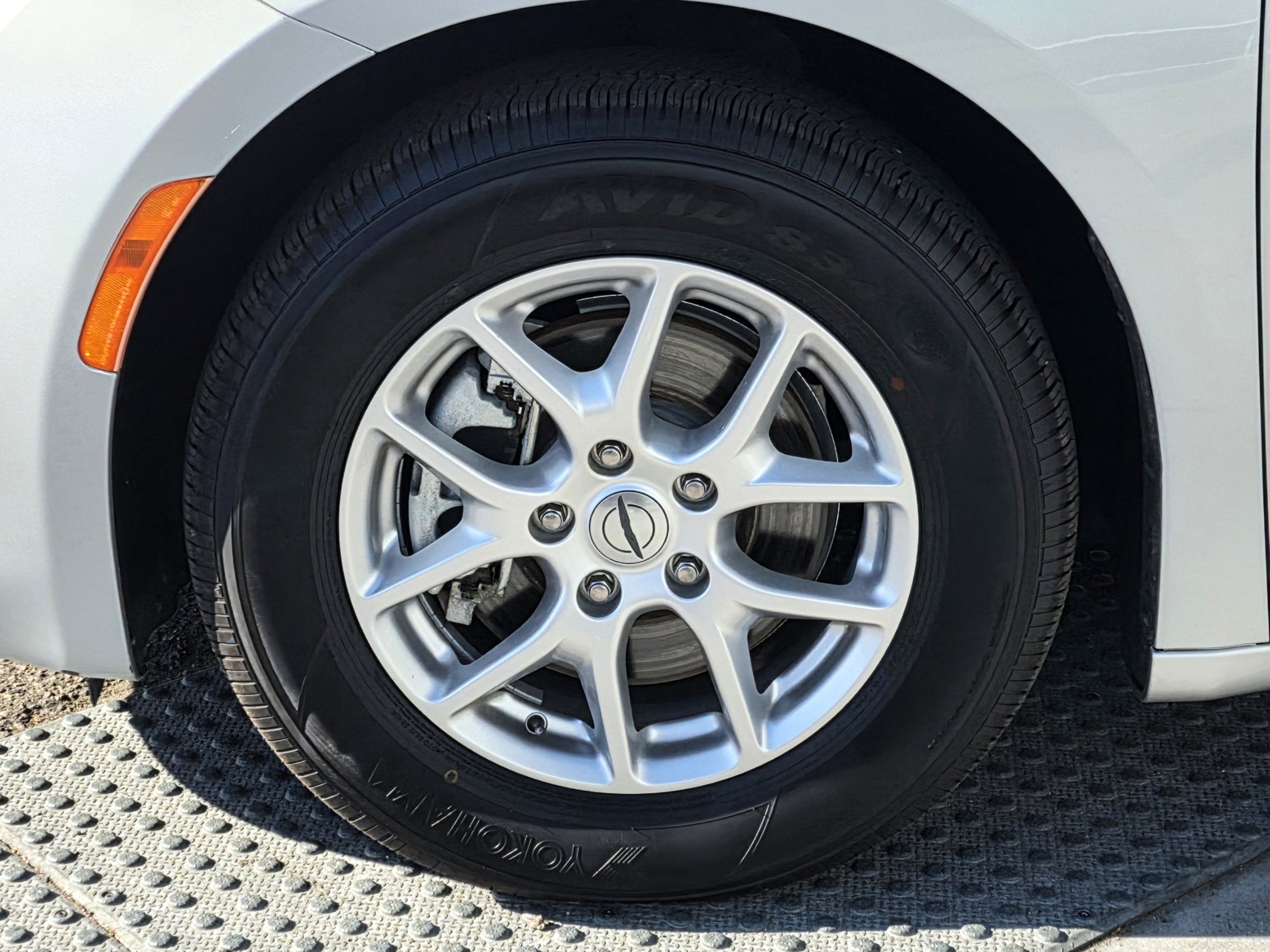 Certified 2023 Chrysler Voyager LX FWD image 9
