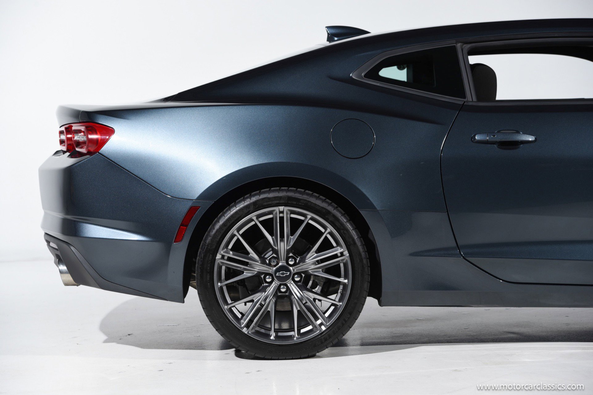 Used 2021 Chevrolet Camaro LT RWD image 10