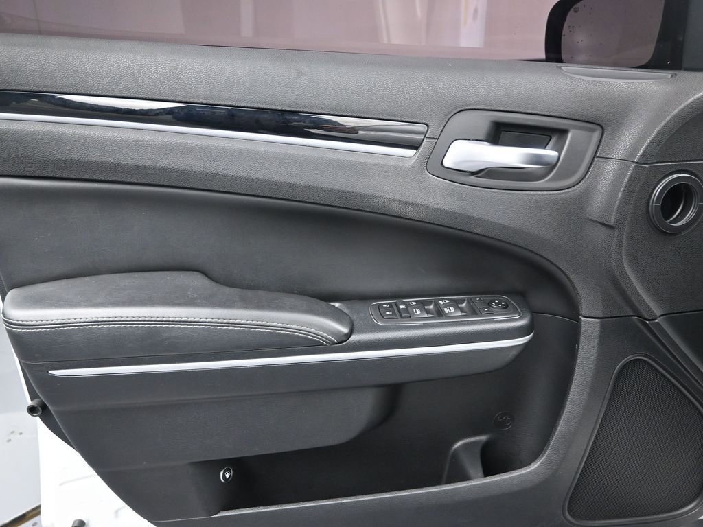 Used 2020 Chrysler 300 S image 11