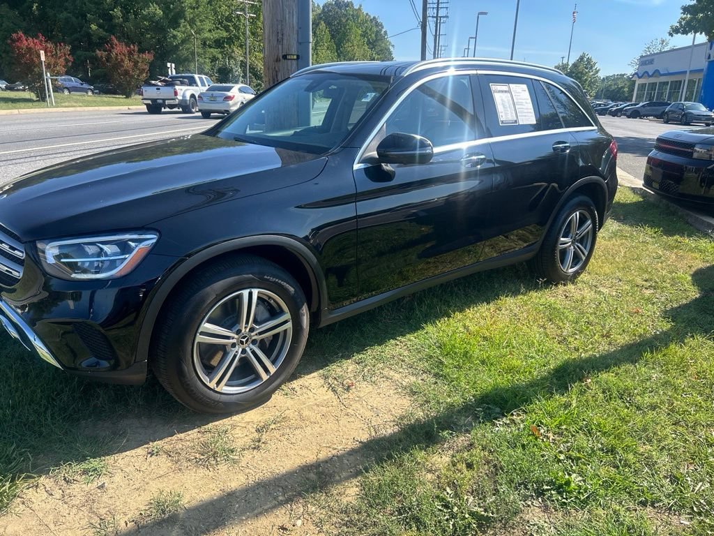 Used 2021 Mercedes-Benz GLC 300 4MATIC image 3