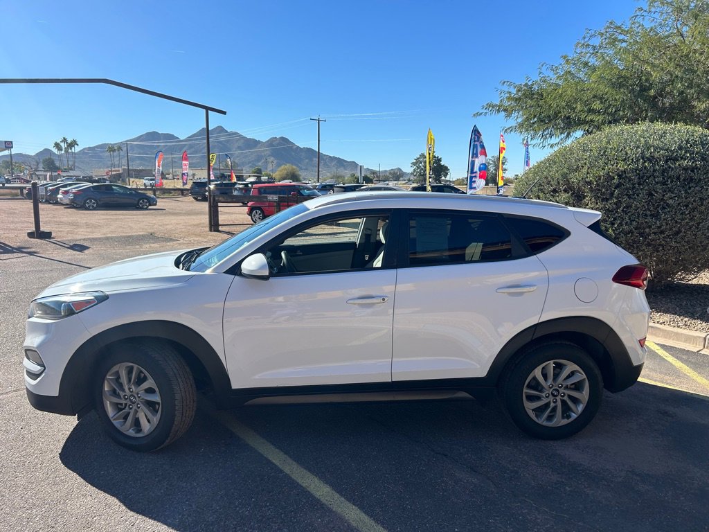 Used 2016 Hyundai Tucson SE w/ Option Group 12 FWD image 2