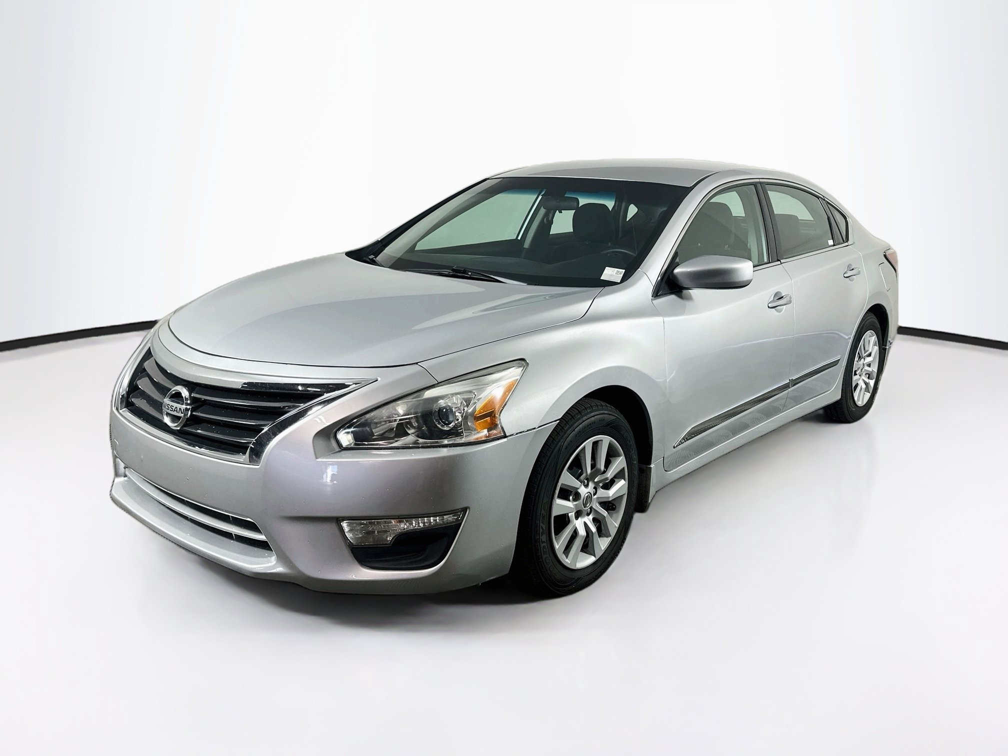 Used 2015 Nissan Altima 2.5 S w/ Power Driver Seat Package FWD image 3