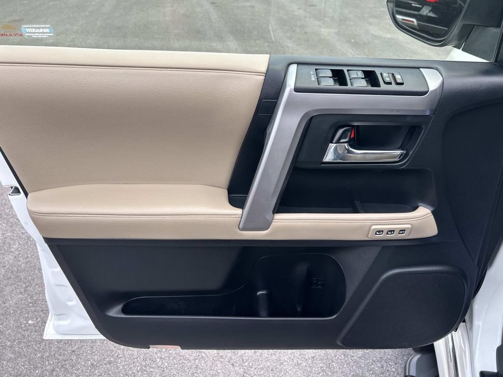 Used 2021 Toyota 4Runner Limited AWD/4WD image 29
