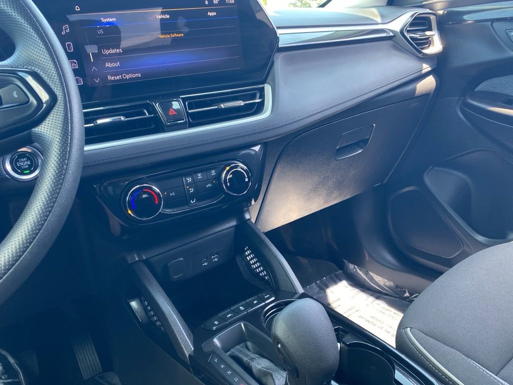 Used 2024 Chevrolet TrailBlazer LT w/ Driver Confidence Package image 36