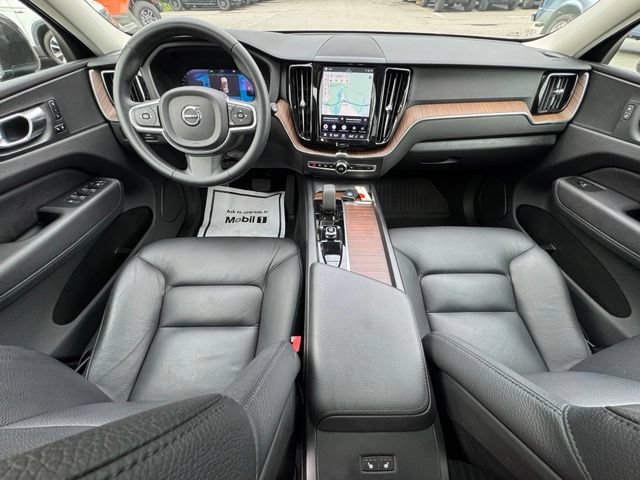 Used 2022 Volvo XC60 B5 Momentum w/ Climate Package AWD/4WD image 15