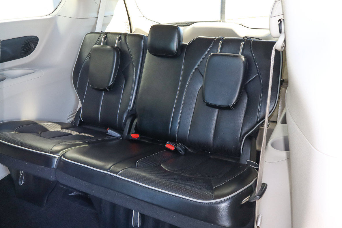 Used 2023 Chrysler Pacifica Limited image 10