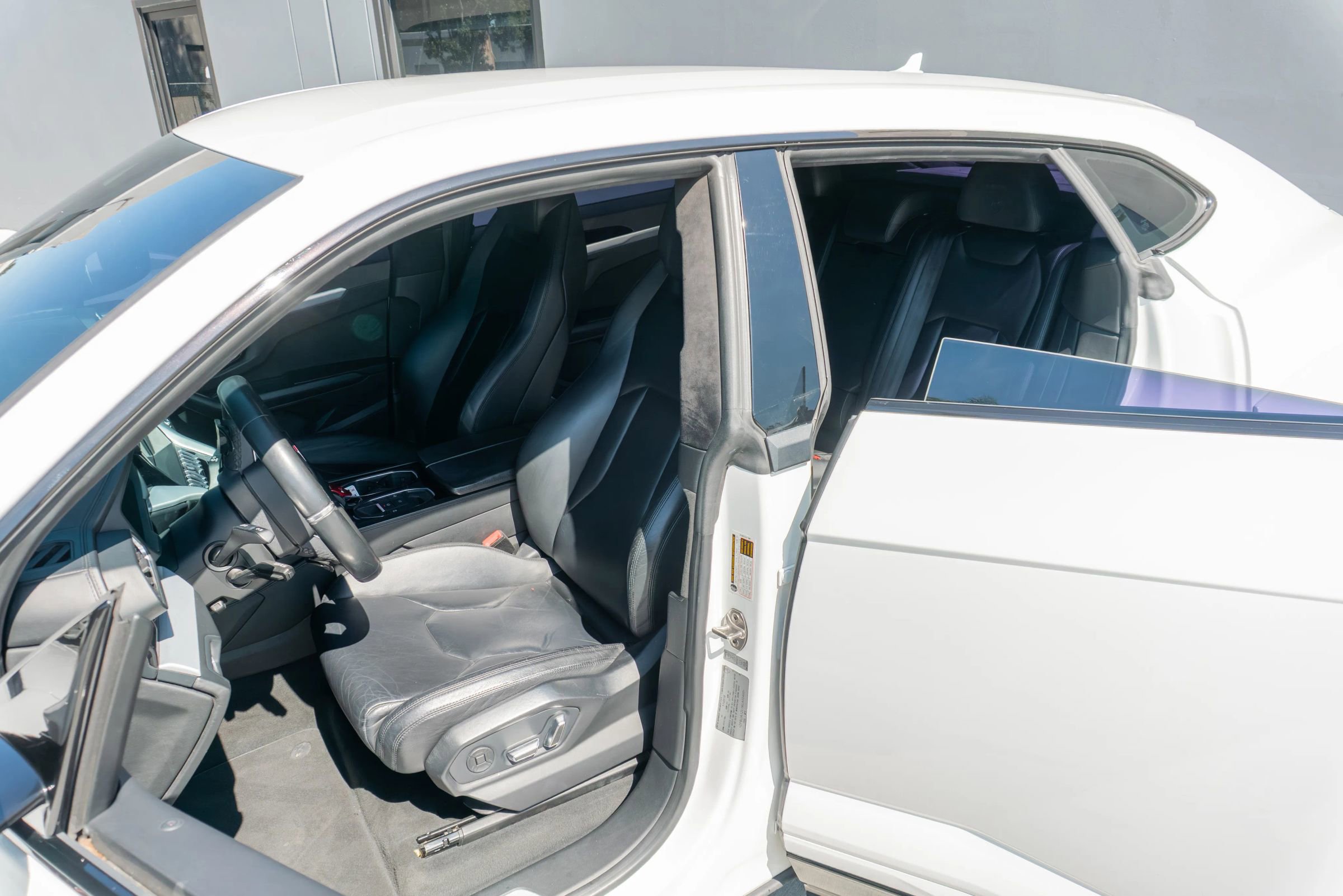 Used 2019 Lamborghini Urus AWD/4WD image 11