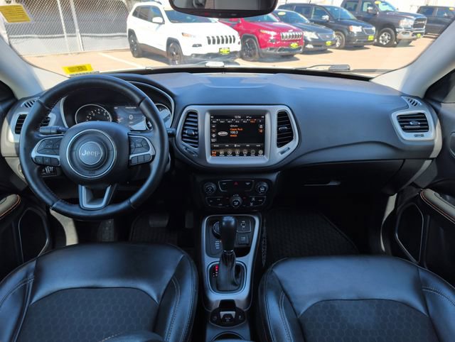 Used 2018 Jeep Compass Latitude w/ Popular Equipment Group AWD/4WD image 16