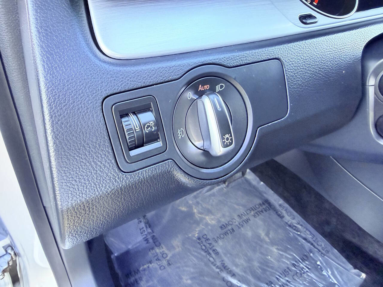 Used 2014 Volkswagen CC R-Line image 9