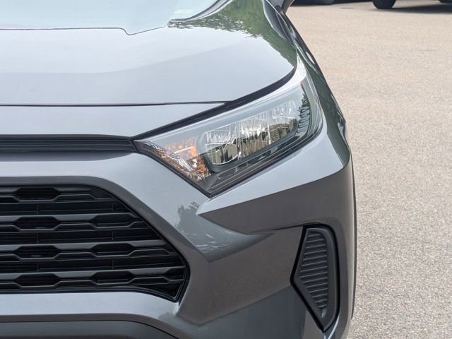 Used 2022 Toyota RAV4 LE AWD/4WD image 12
