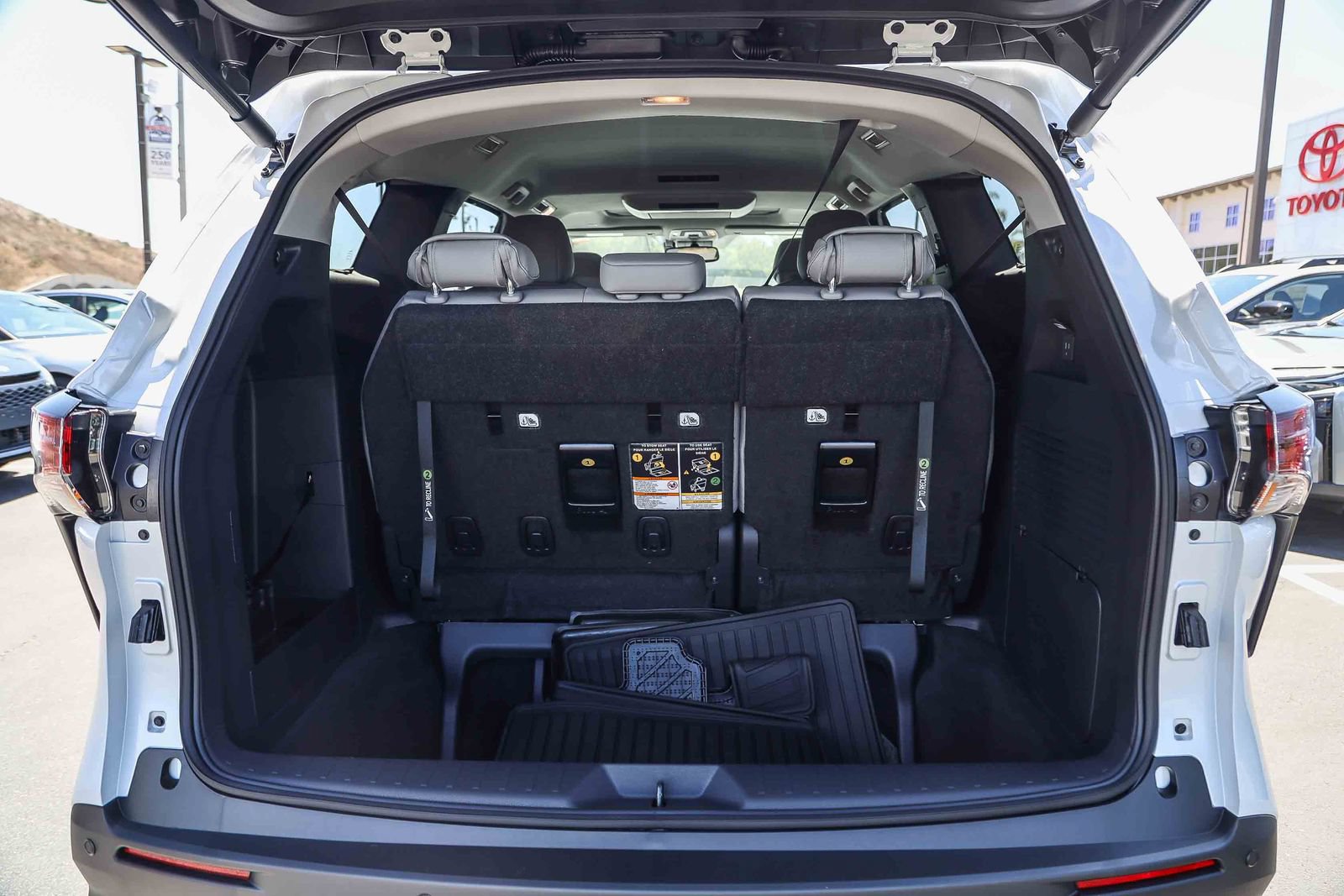 New 2026 Toyota Sienna XLE FWD image 26