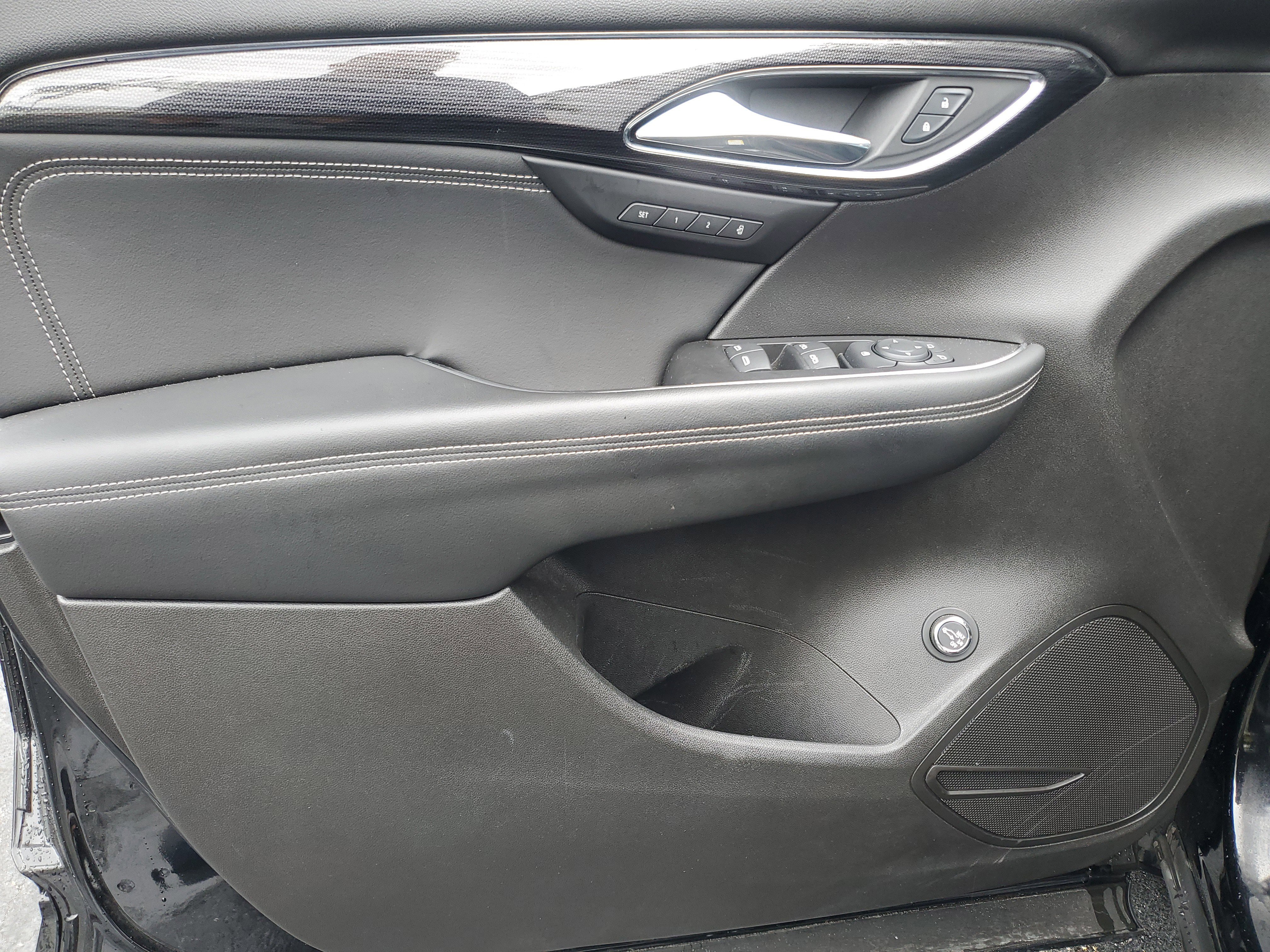 Used 2023 Buick Envision Essence w/ Sport Touring Package image 8