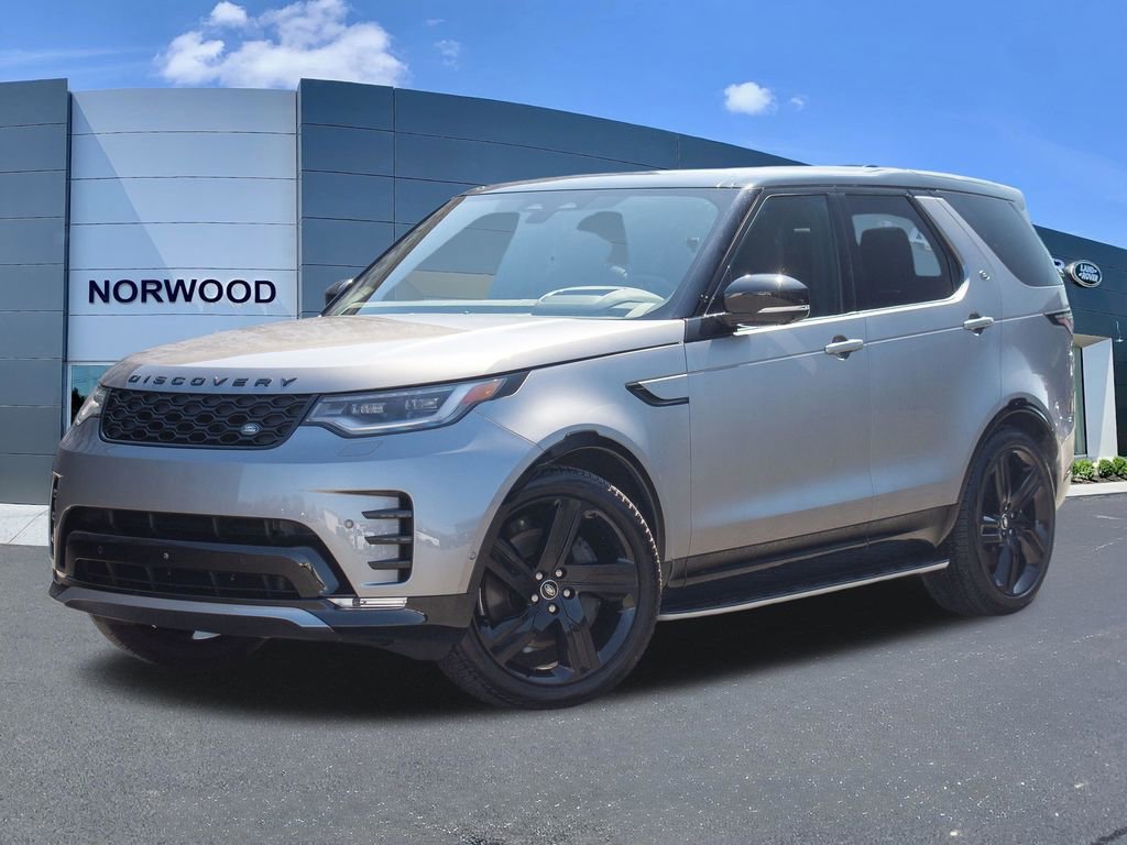 Used 2025 Land Rover Discovery Dynamic SE image 1