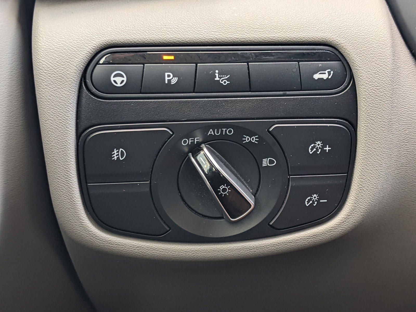 Used 2023 INFINITI QX50 Sensory image 21