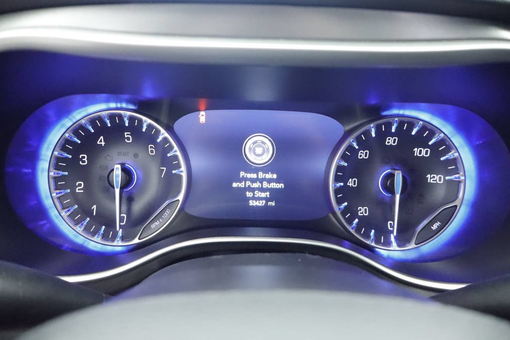 Certified 2023 Chrysler Pacifica Touring-L FWD image 26
